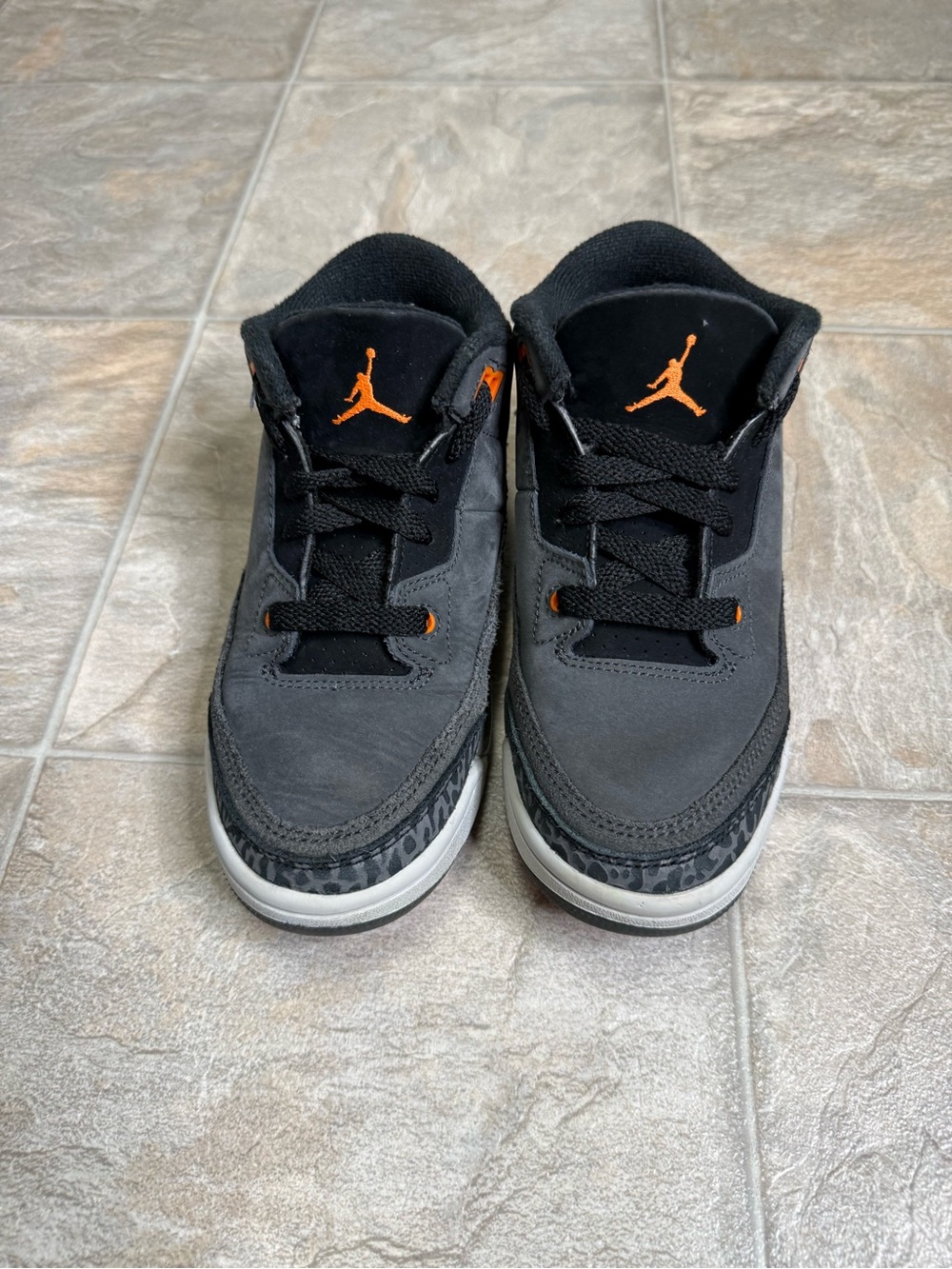 Air Jordan 3 Retro Fear Pack PS Boys Shoe Size 1Y Gray DM0966-080 Preowned